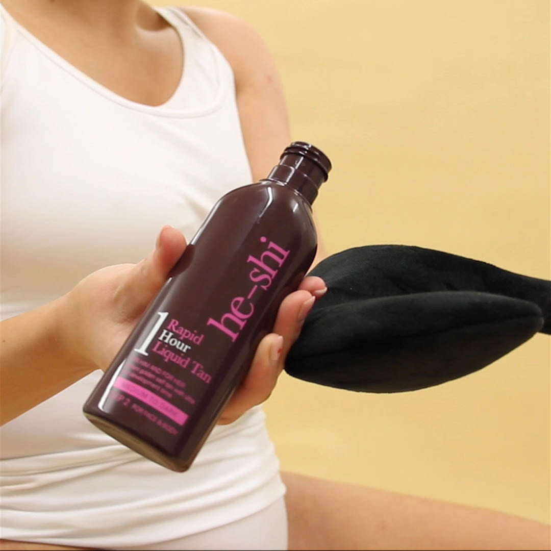 Video showing how to apply He-Shi Rapid 1 Hour Liquid. The steps featured in the video are as follows:
Step 1 - Grab your velvet tanning mitt and carefully apply the Rapid Liquid Tan onto the mitt
Step 2 - Apply tan in circular motions. Use the colour guide to ensure your tan is patch free and flawless
Step 3 - When tanning tricky places we recommend using a makeup brush and lightly blending
Step 4 - Allow to dry and develop. This tan develops after just 1 hour. Leave it on for longer for a deeper tan
